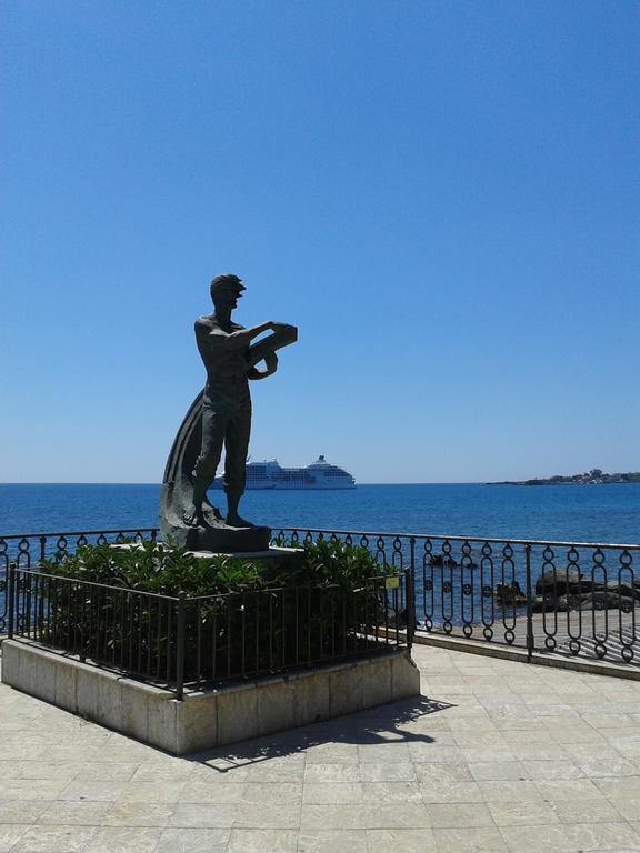 Mare E Monti Villa Giardini Naxos Exterior foto